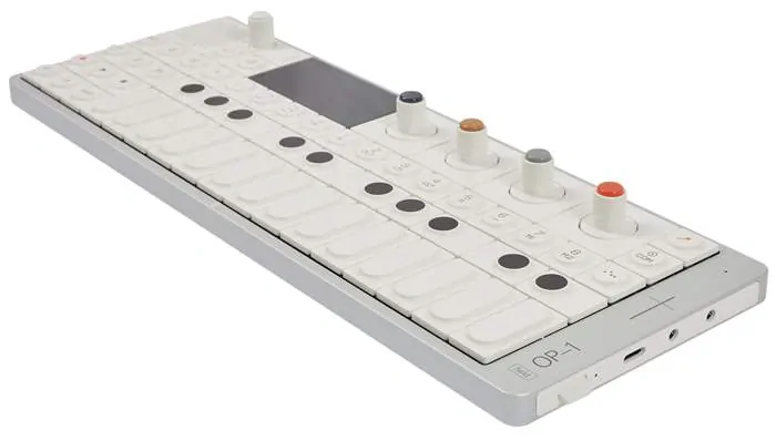 TEENAGE ENGINEERING OP-1 Field