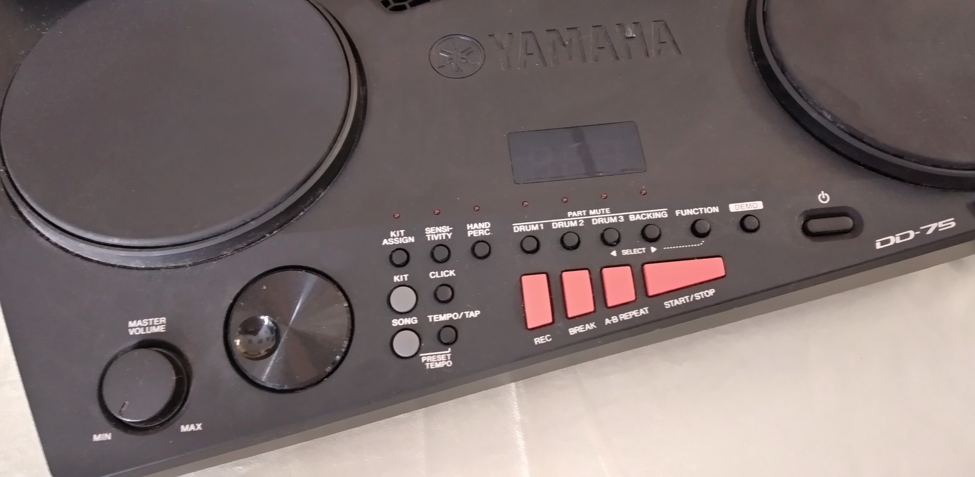 Yamaha DD-75 + Superlux HD668