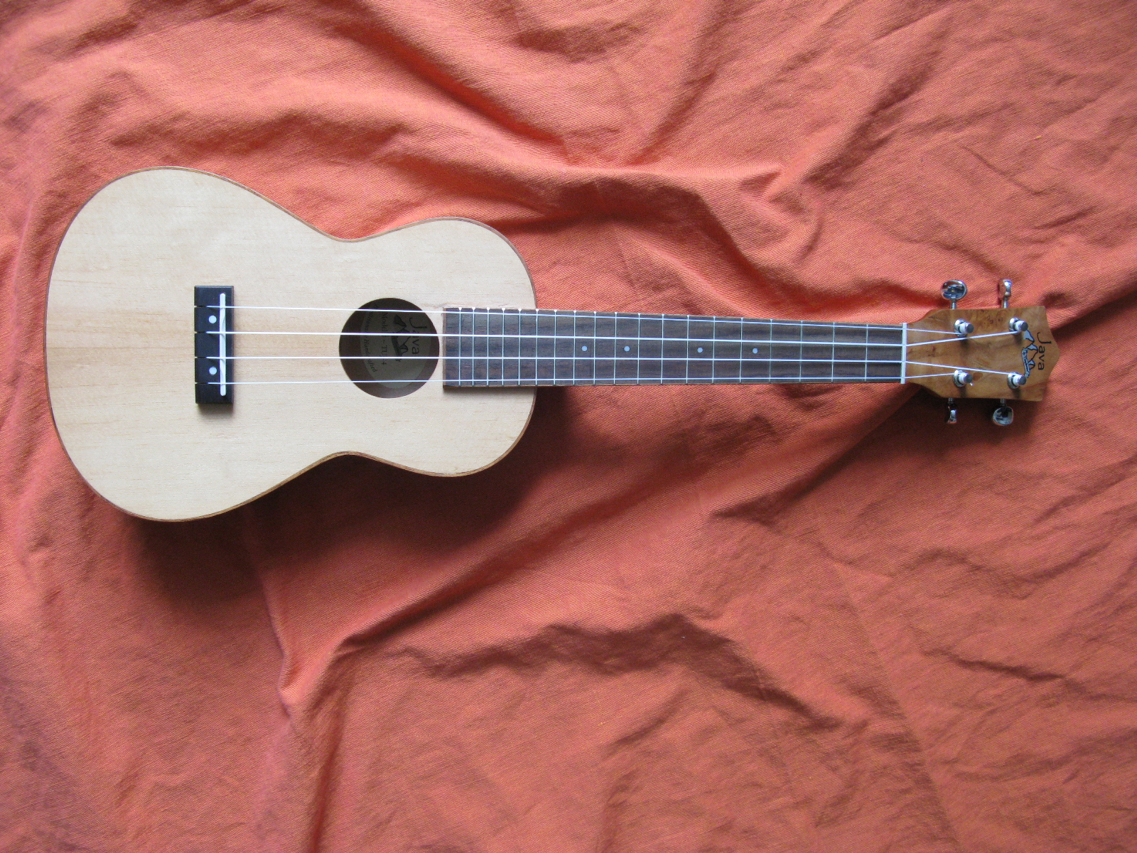 Java by Tanglewood TUJ4  