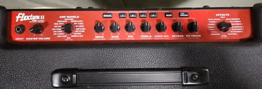Line 6 Flextone II 1x12 + kabinet Flextone 5 + 4 kanálový footswitch