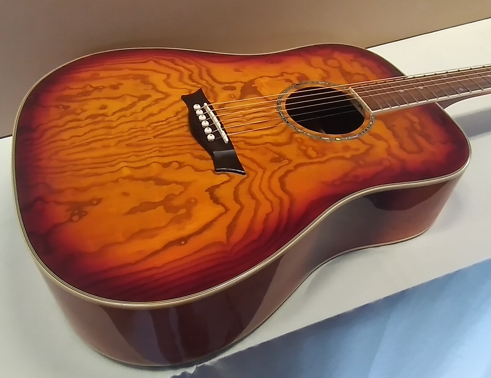 Dean Guitars AXDQA – TSB + obal