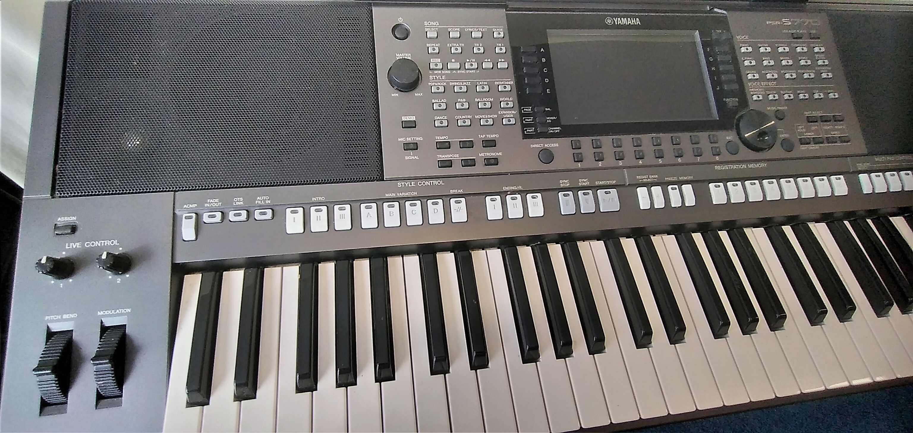 Yamaha PSR-S770  + stojan