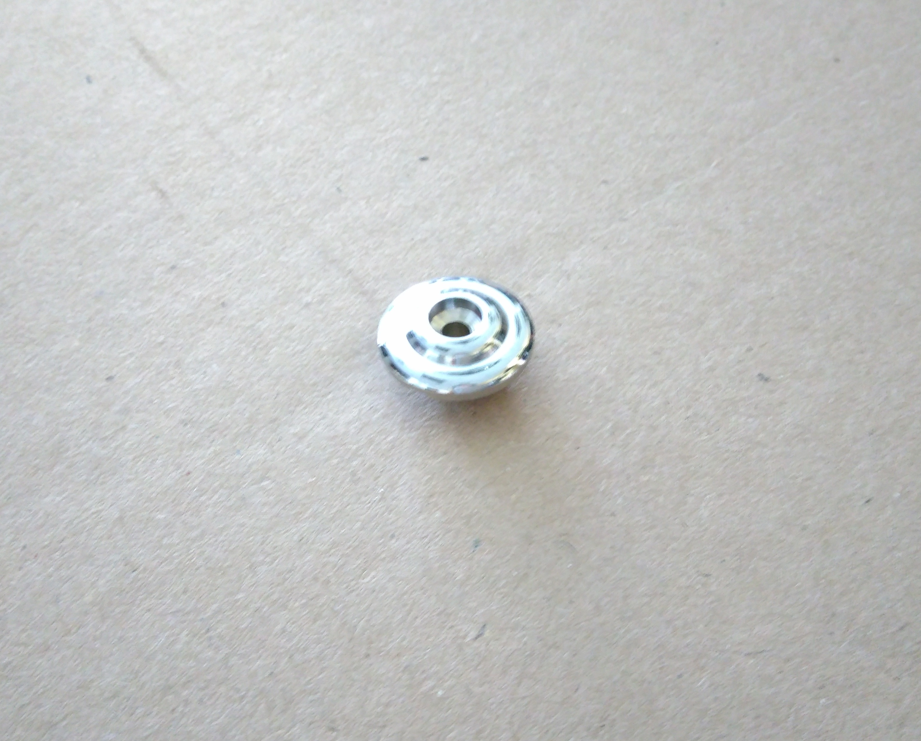 Kovový Přítlak Strun BAS