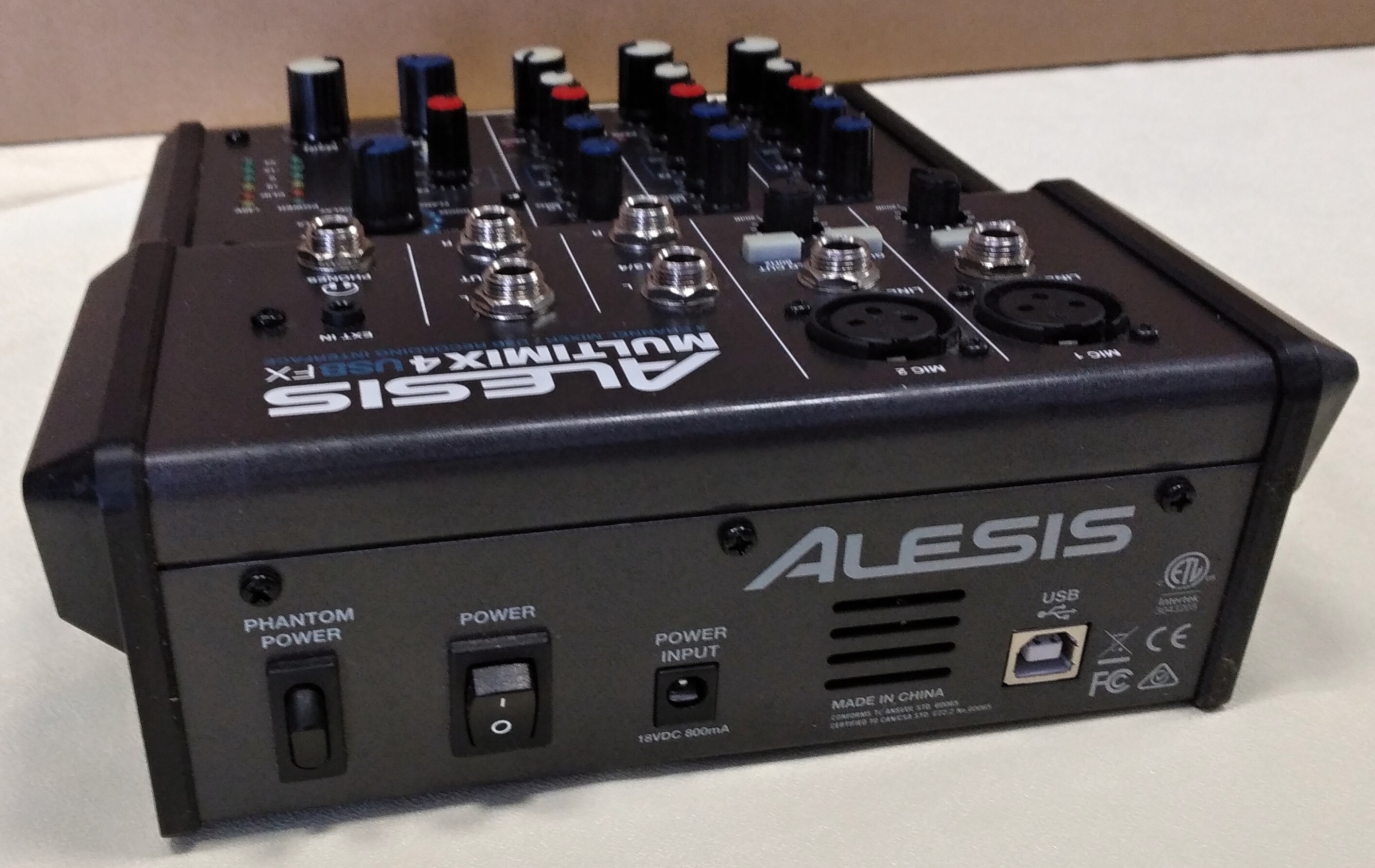 Alesis MultiMix 4 USB FX