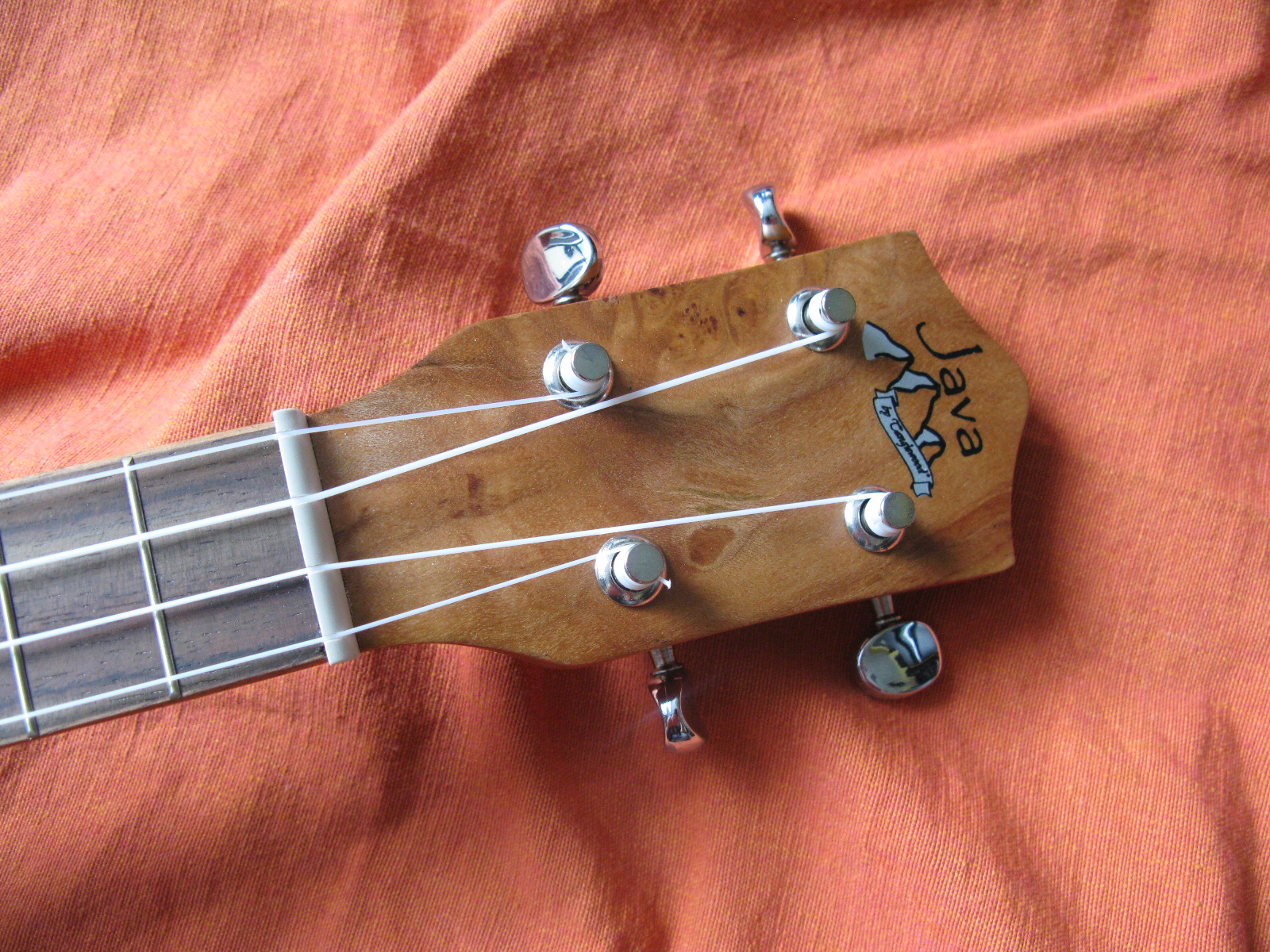 Java by Tanglewood TUJ4  