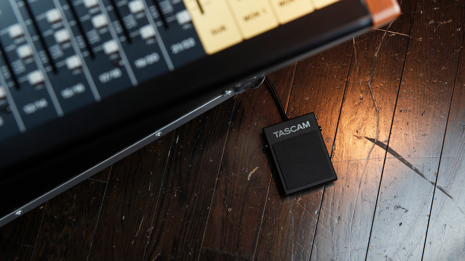 TASCAM RC-1F