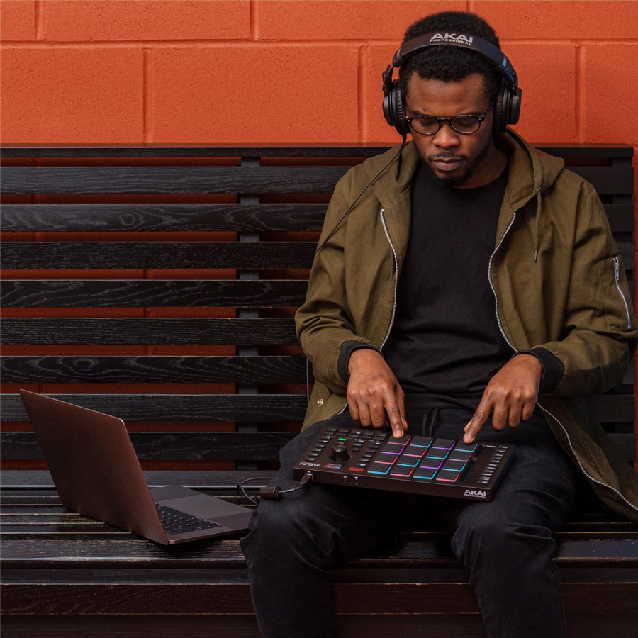 AKAI Professional MPC Studio MK2