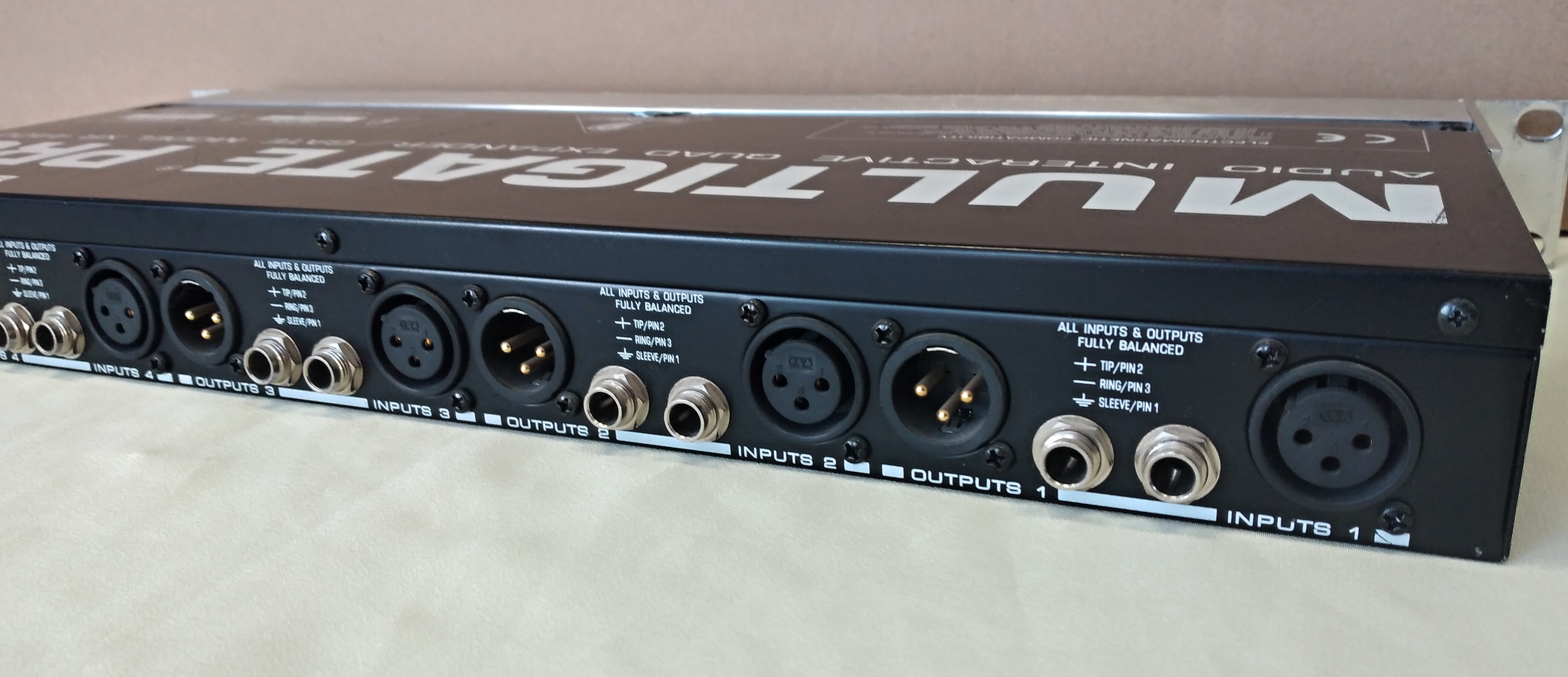Behringer XR4400 MULTIGATE