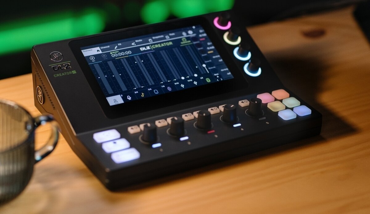 Mackie DLZ Creator Podcasting Mixer XS