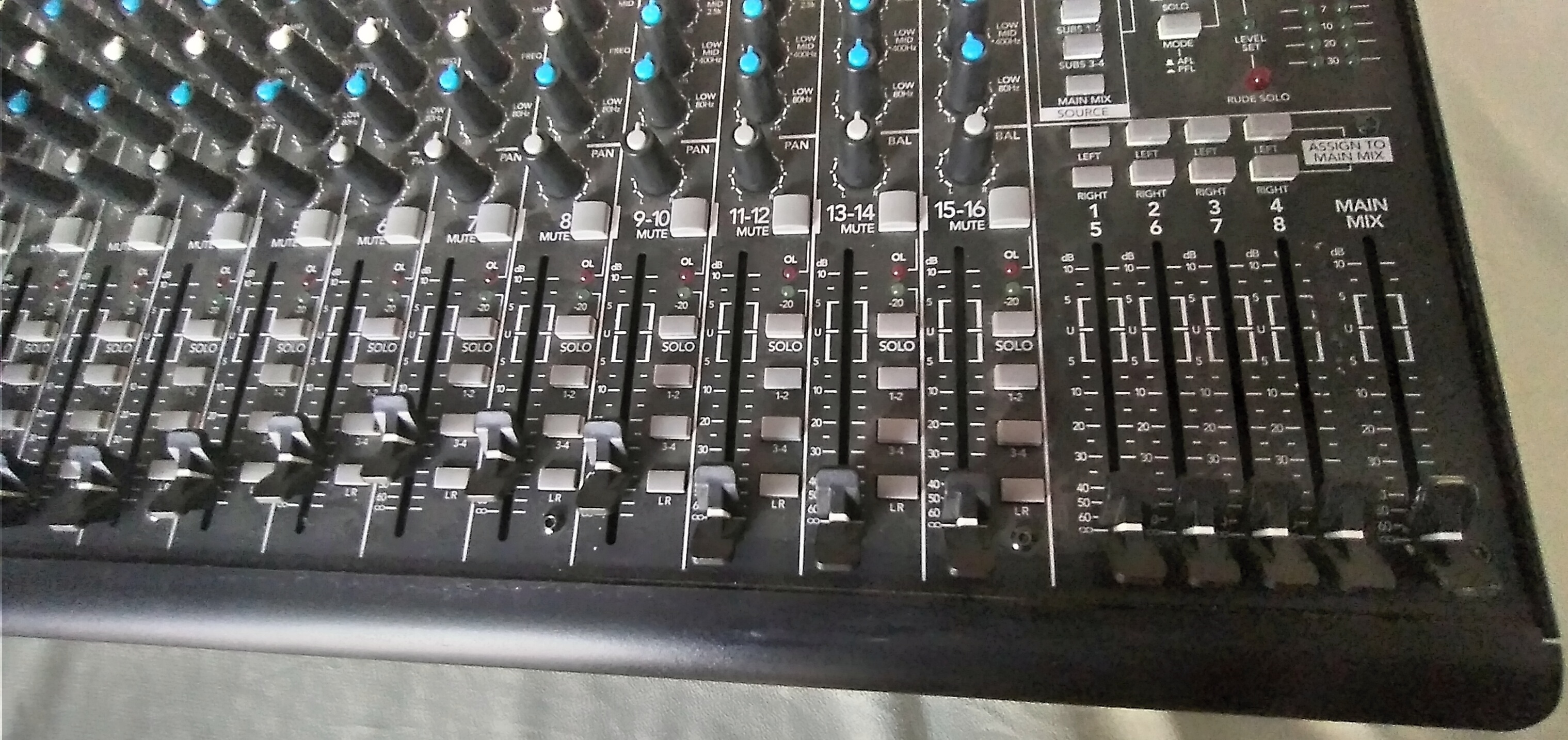 Mackie 1642 VLZ4