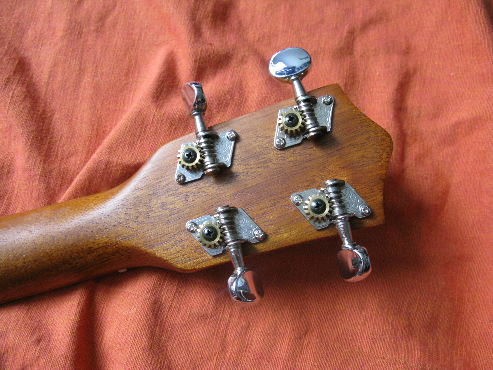 Java by Tanglewood TUJ4  