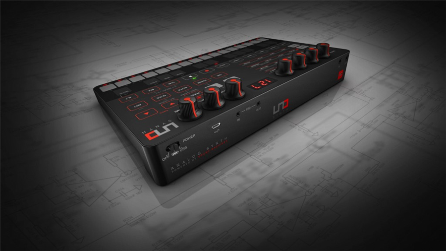 IK Multimedia UNO Synth