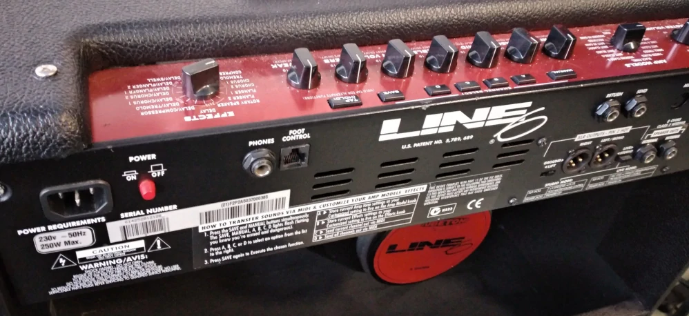 Line 6 Flextone II 1x12 + kabinet Flextone 5 + 4 kanálový footswitch
