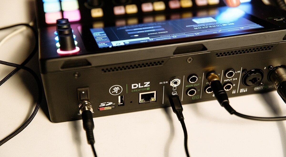Mackie DLZ Creator Podcasting Mixer XS