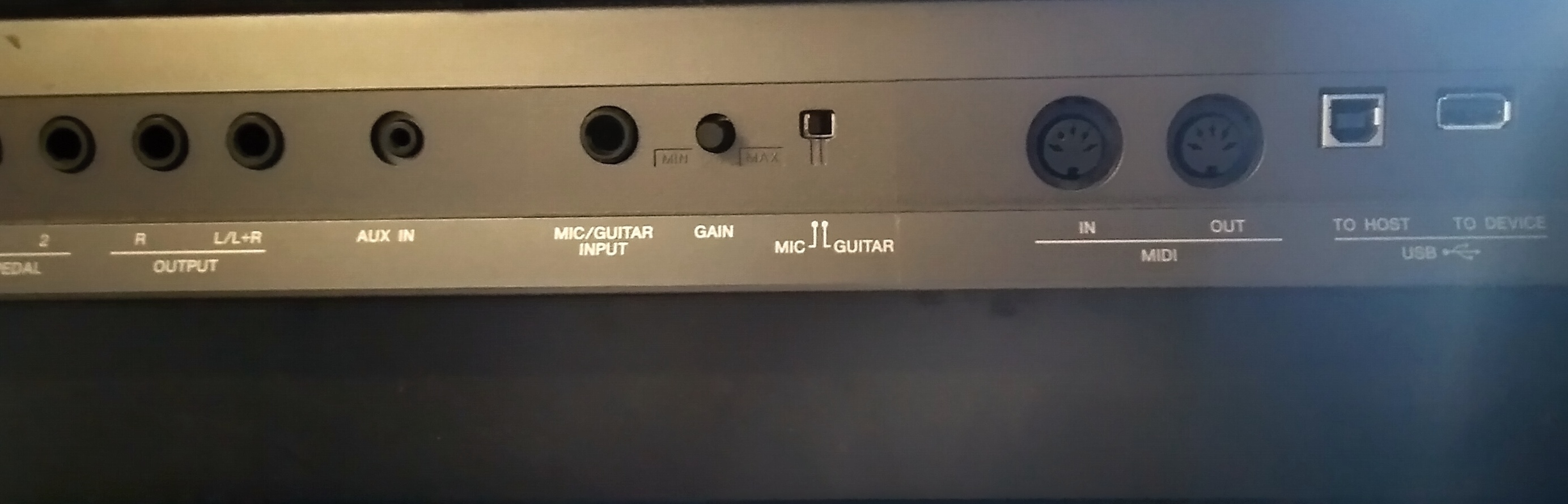 Yamaha PSR-S770  + stojan