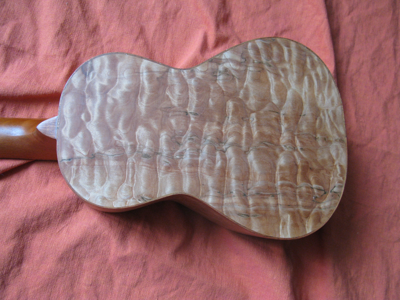 Java by Tanglewood TUJ4  