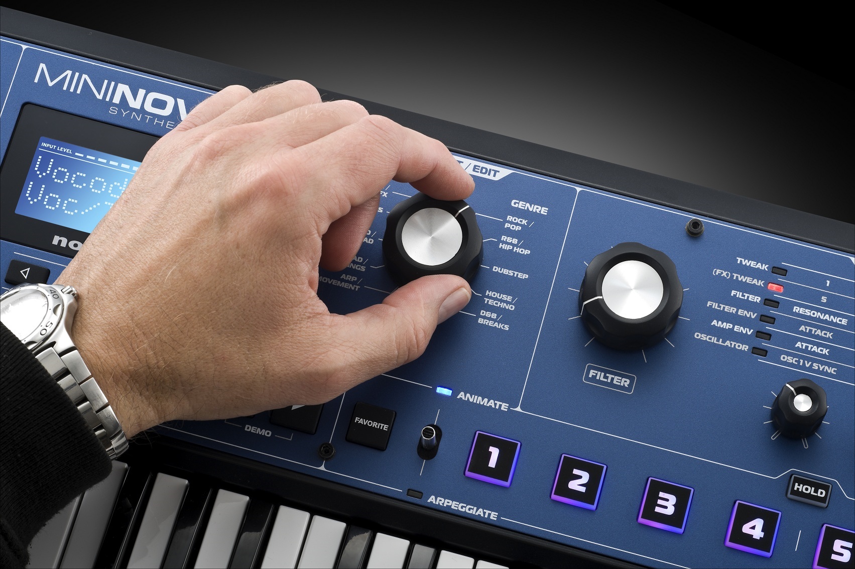 NOVATION miniNOVA