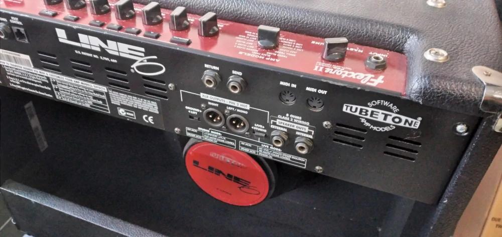 Line 6 Flextone II 1x12 + kabinet Flextone 5 + 4 kanálový footswitch