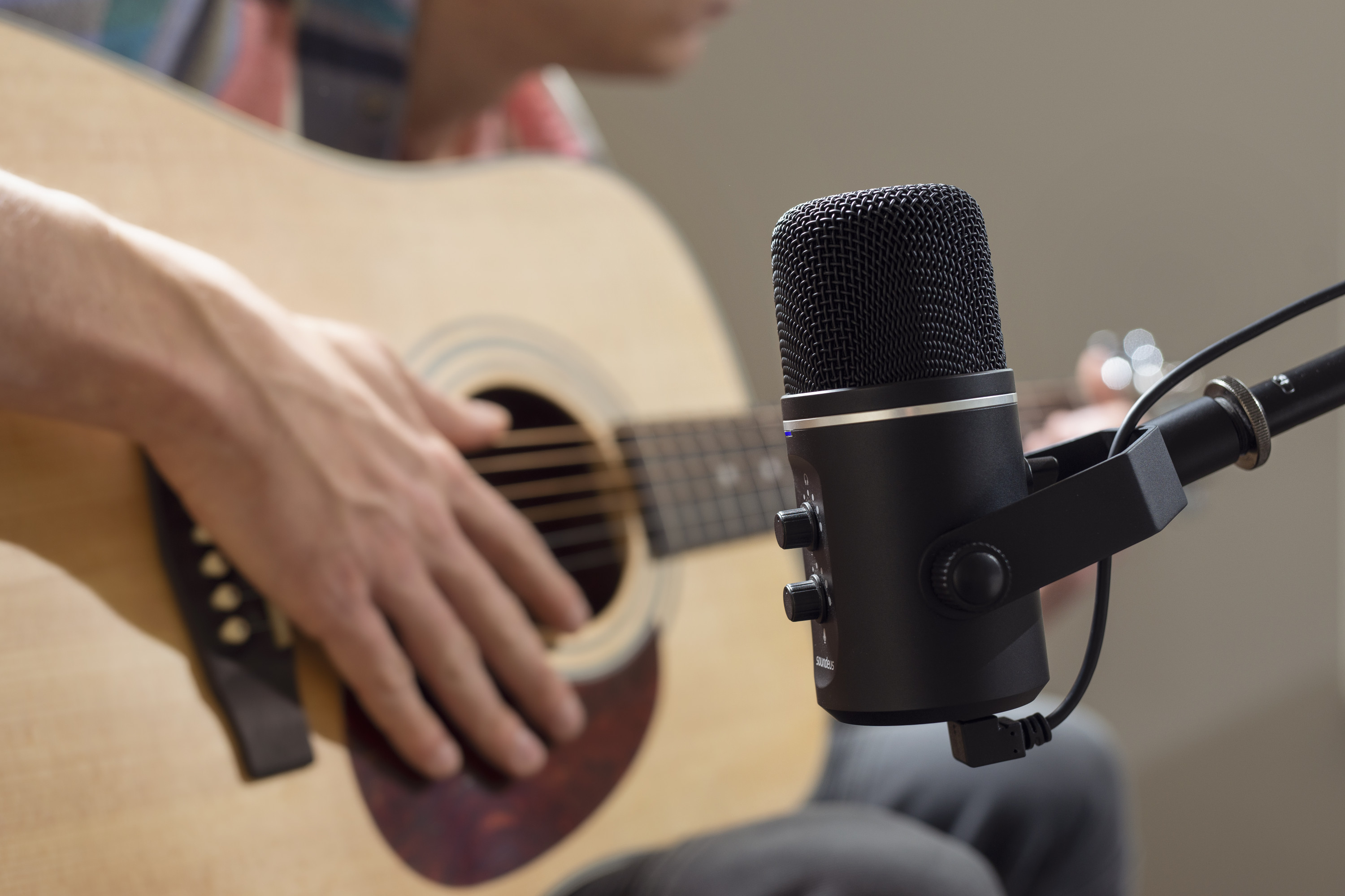 SOUNDEUS Desktop Mic 01